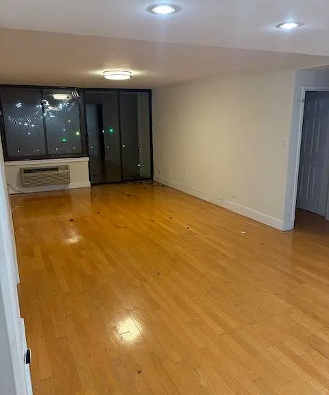 152-18 Union Tpke — Photo 4
