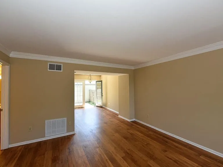 Pavilion Lakes Apartments — Photo 11