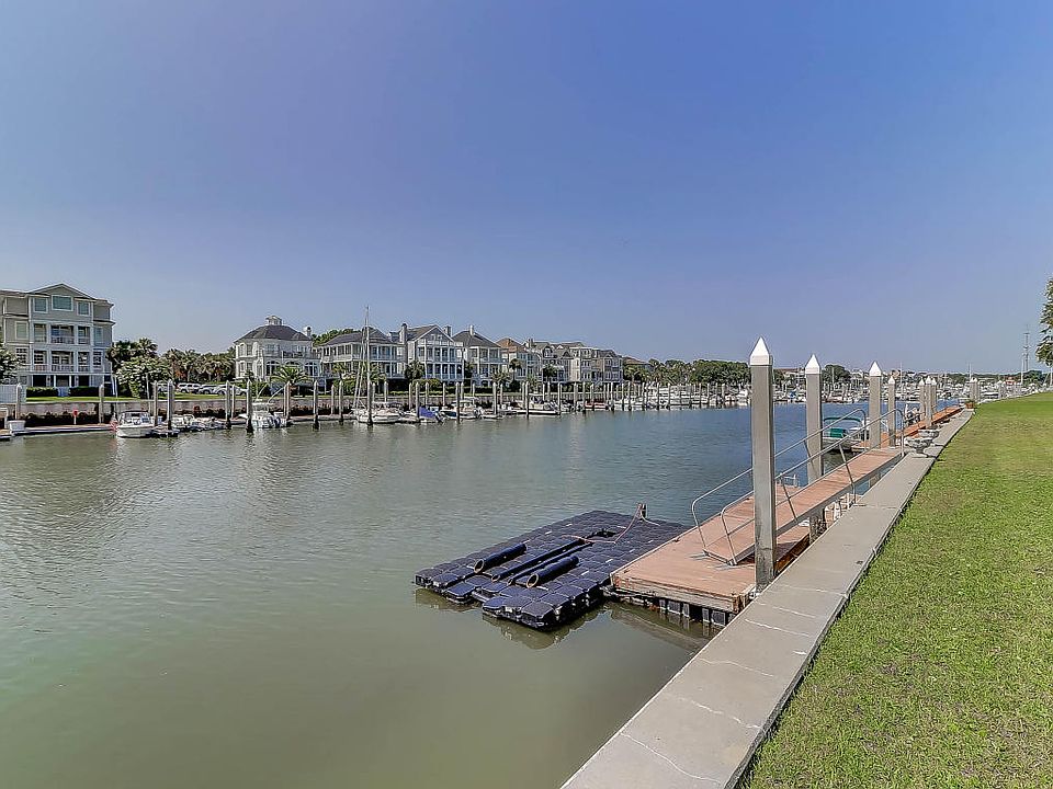 1st image of 48 Waterway Island Dr