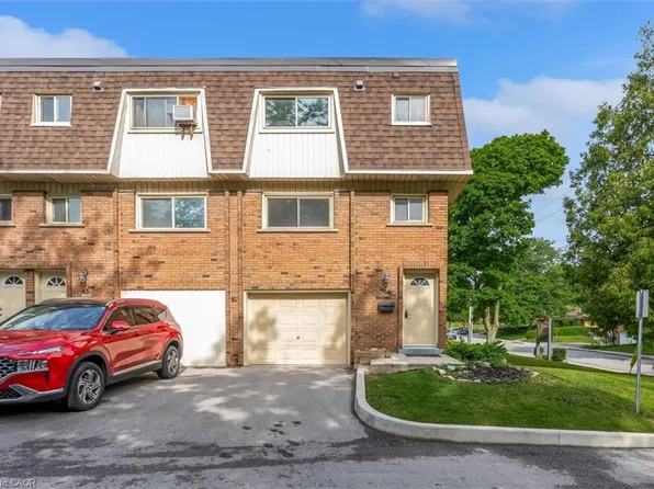 125 Bonaventure Dr #44, Hamilton, ON L9C 5Y9