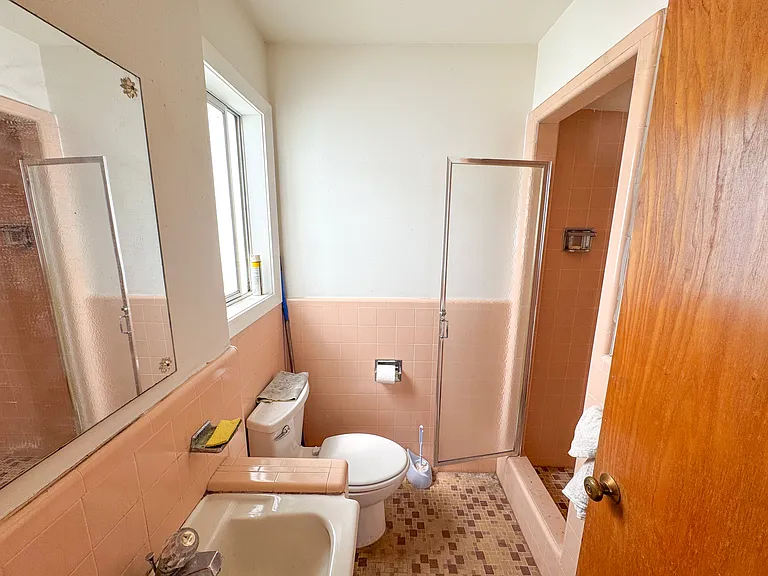639 Broadway St #2 — Photo 8
