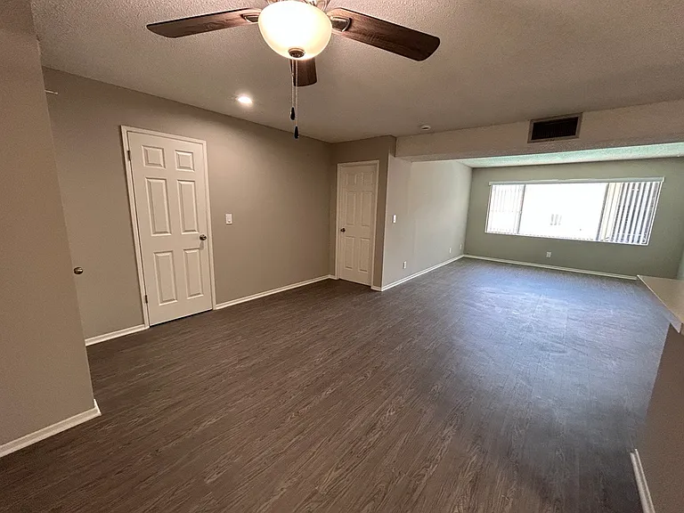 Taylor Garden Apartments — Photo 26