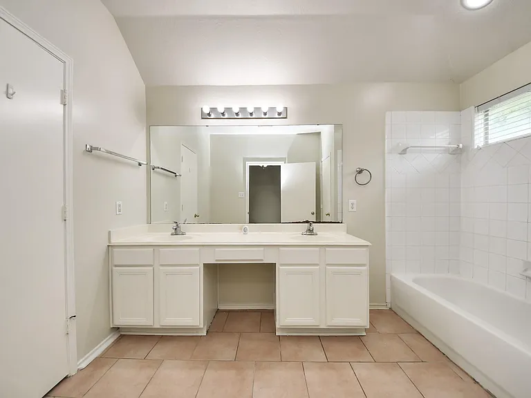 4235 Custer Creek Dr — Photo 30