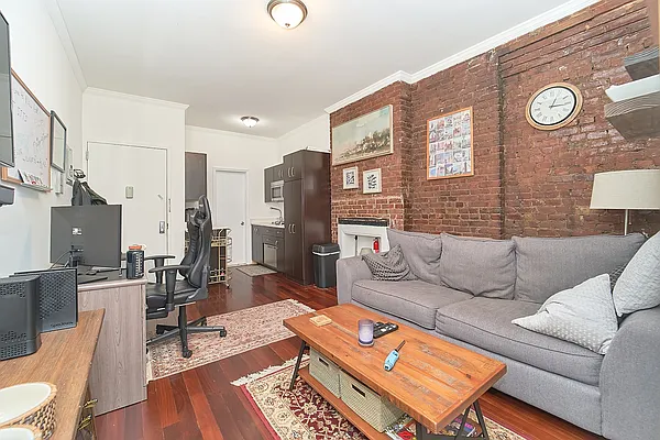 Rented by Living New York | media 18