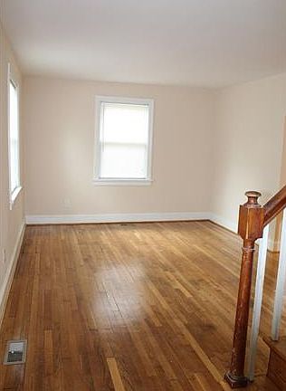 3rd image of 4023 Augusta Ave