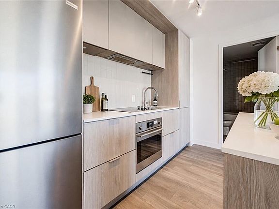 4th image of 130 River St #2904