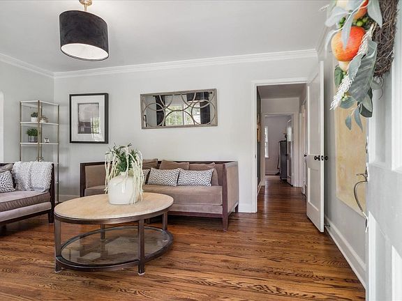 4th image of 3588 Aurora Cir
