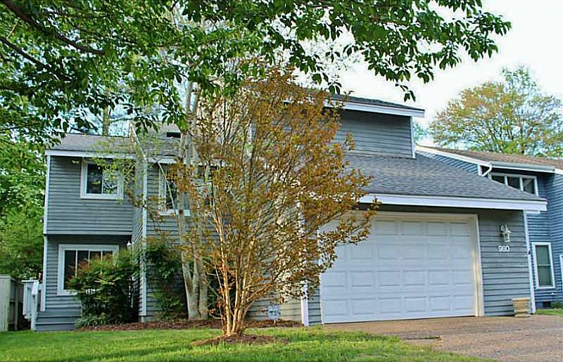 1st image of 980 Kela Cres