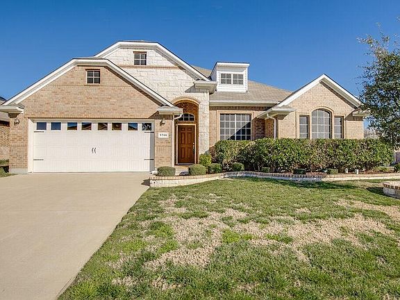 2nd image of 1706 Grey Willow Ln