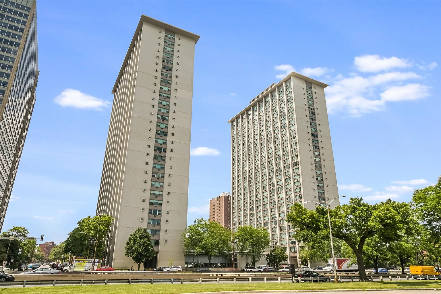 3600 N Lake Shore Dr APT 2320 photo 1