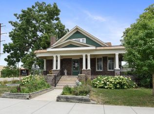 516 N Pine St, Chaska, MN 55318