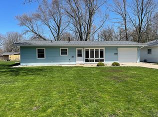 1910 Croxton Ave, Bloomington, IL 61701