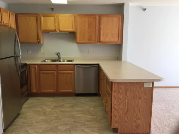 1321 Lake Dr W APT 227, Chanhassen, MN 55317