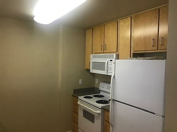 5th image of 10800 SE 17th Cir #189