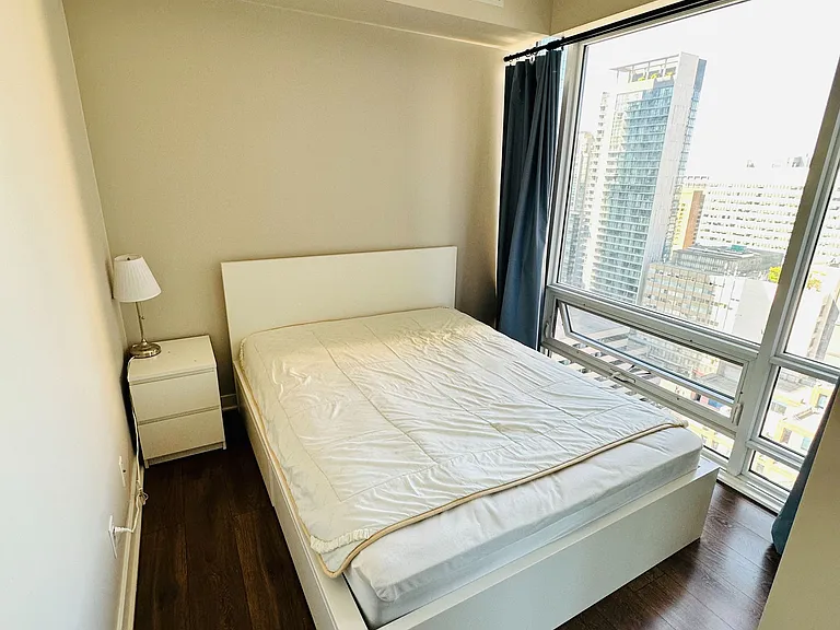 15 Grenville St #2103 — Photo 11