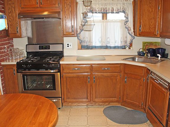 5th image of 451 Garden Blvd