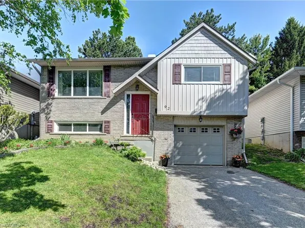 92 Pinemeadow Cres, Waterloo, ON N2T 1A7
