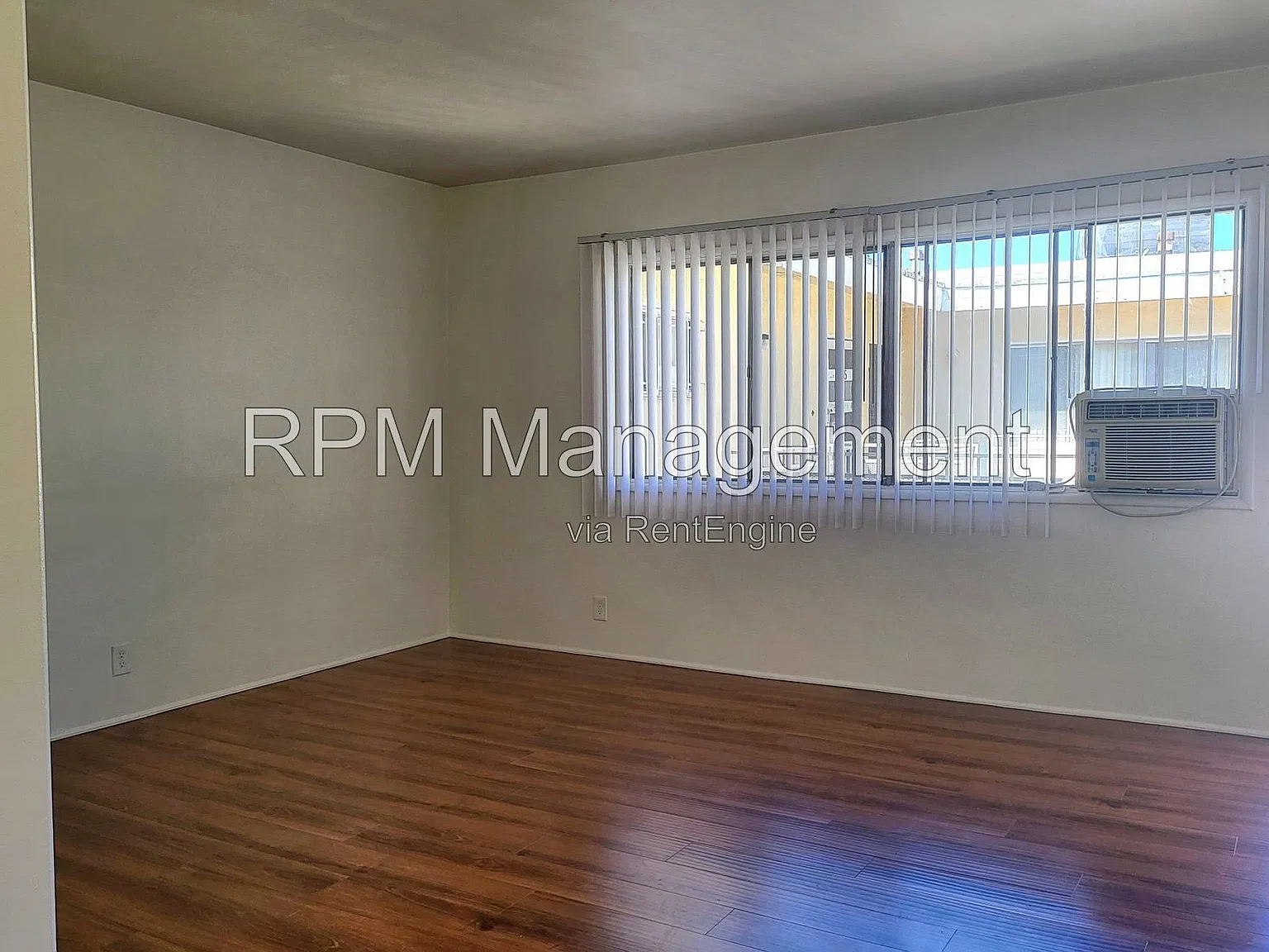 7024 Hawthorn Ave — Photo 3
