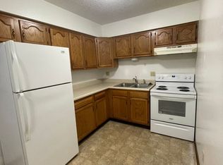 4200 Knob Hill Dr #7, Des Moines, IA 50317