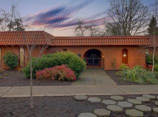 2434 Country Club Dr, Medford, OR