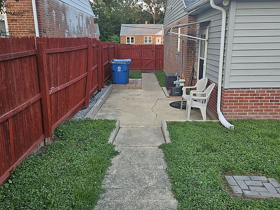 3rd image of 203 Rosemont Dr