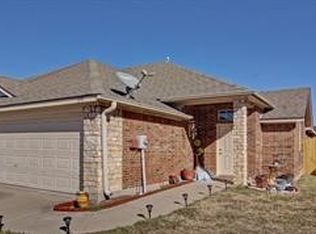 233-235 Rentz Place Cir, Weatherford, TX 76086
