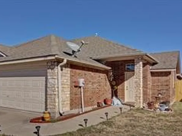 233-235 Rentz Place Cir, Weatherford, TX 76086