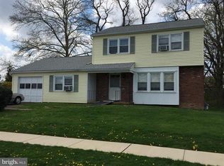200 Midway Dr, Morrisville, PA 19067