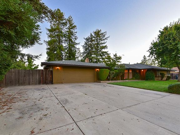 2nd image of 1587 Holly Tree Dr