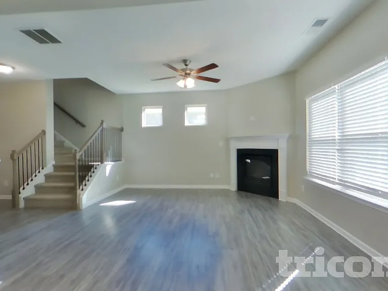 307 Arbor Cir — Photo 2