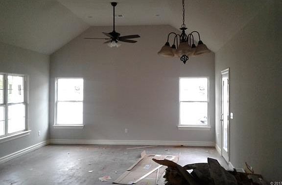 2nd image of 1405 E McKinley Ave