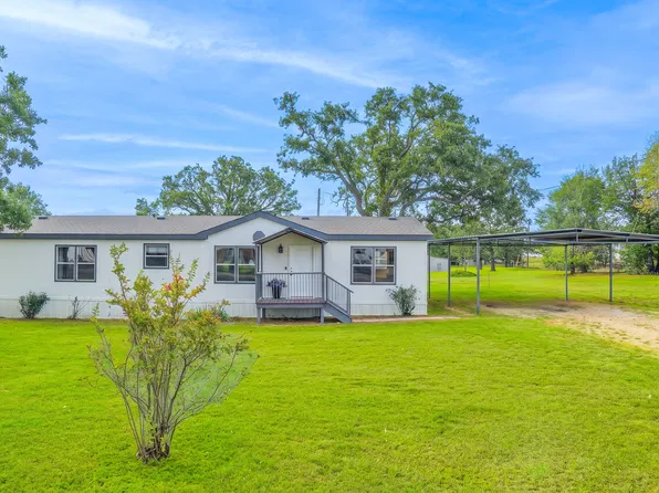 104 Hill Top Ct, Springtown, TX 76082