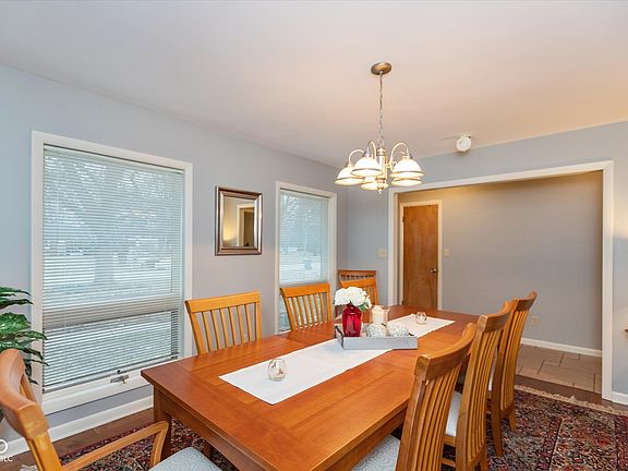 4th image of 2939 Stamm Ave