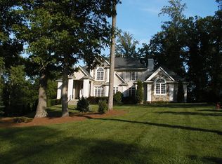 10839 Patowmack Dr, Great Falls, VA 22066