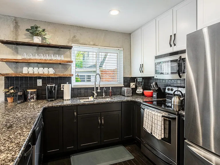 18836 Webster Ave — Photo 14
