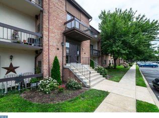 43302 Delaire Landing Rd #302, Philadelphia, PA 19114