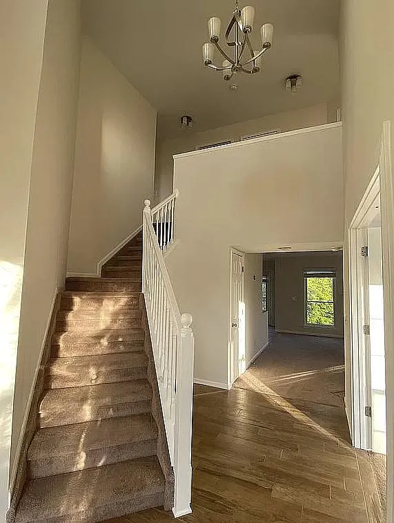4 bed, 2421 sqft, $3,775 — Photo 3