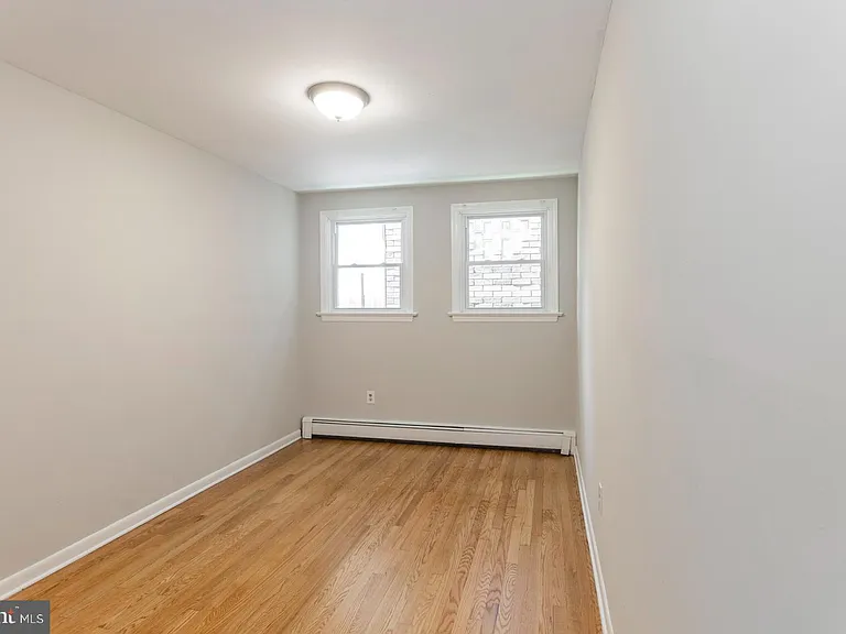 1600 W 10th St #1 — Photo 11