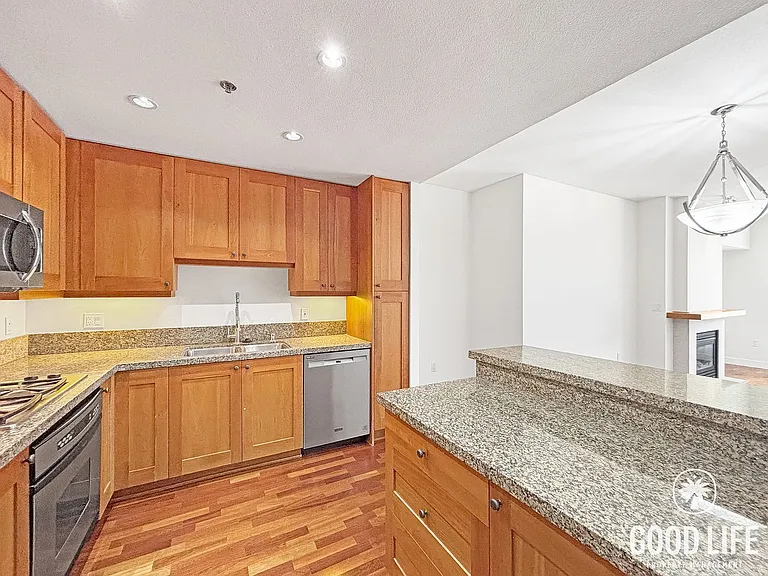 700 W Harbor Dr W #1306 — Photo 3