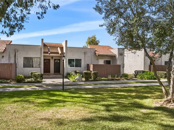 17572 Vandenberg Ln APT 4, Tustin, CA 92780