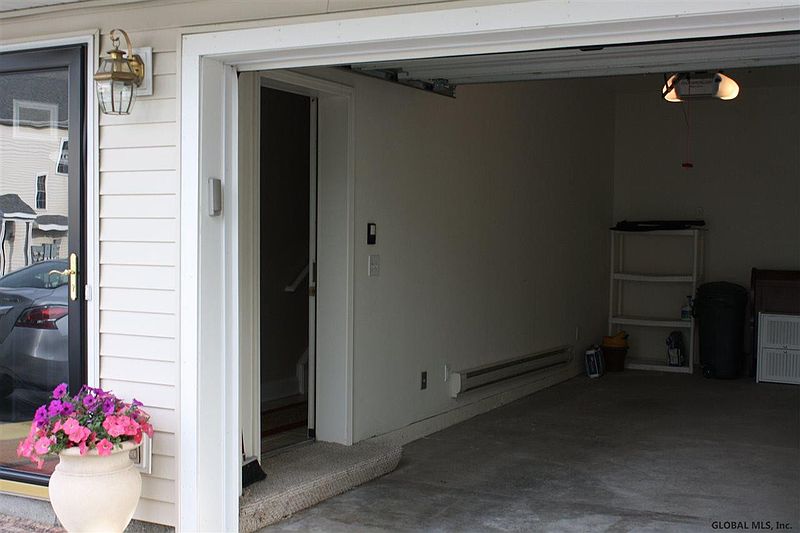 3rd image of 102 N RIDGE