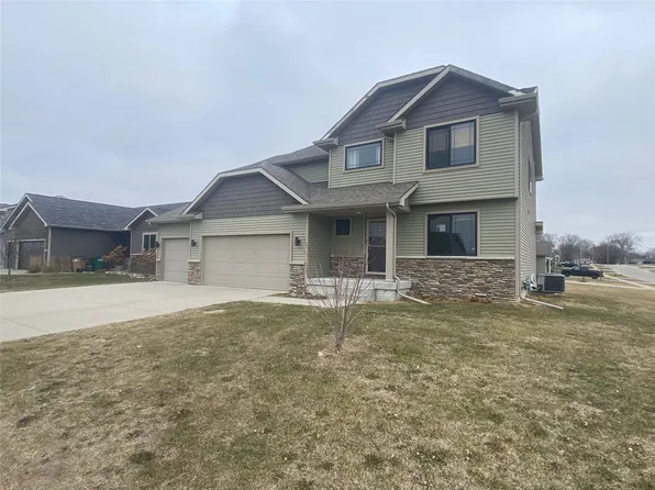 501 Sycamore Dr NW, Bondurant, IA 50035