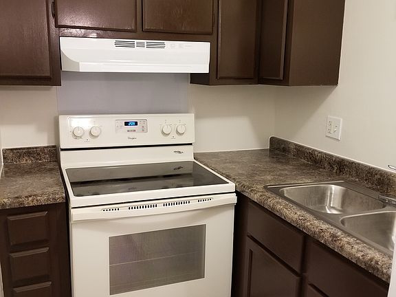 3rd image of 2940 Wellington Ave APT 109