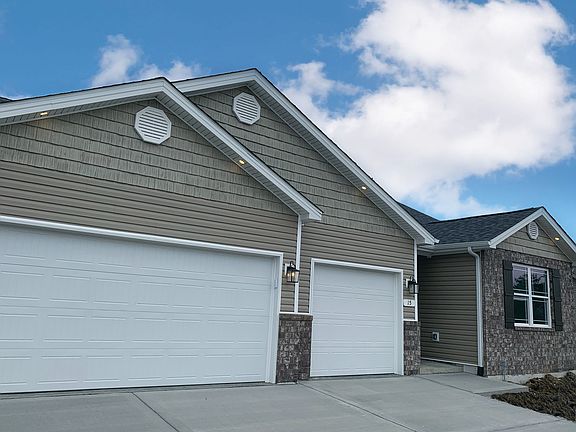 2nd image of 15 Whistling Straits Dr