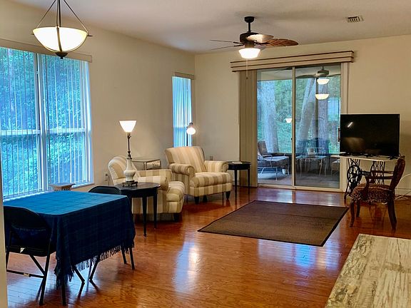 3rd image of 4541 Middleton Park Cir W