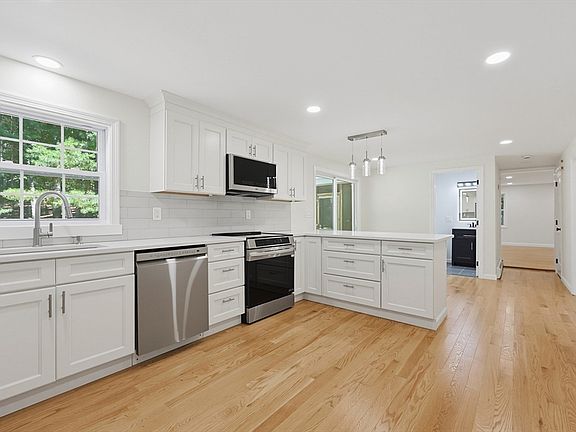 3rd image of 12 White Ave