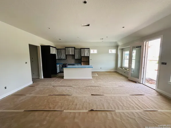 301 Sawtooth Oak, Seguin, TX 78155