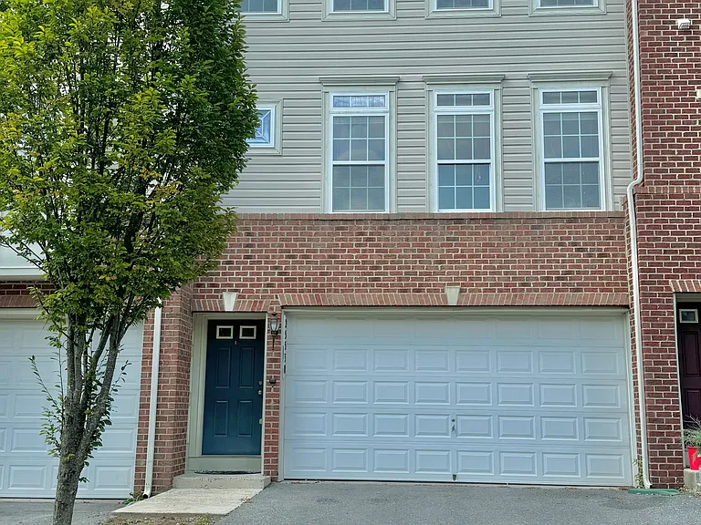 25530 Joy Ln — Photo 1