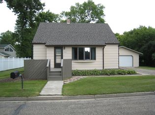 500 Grace St, Cavalier, ND 58220