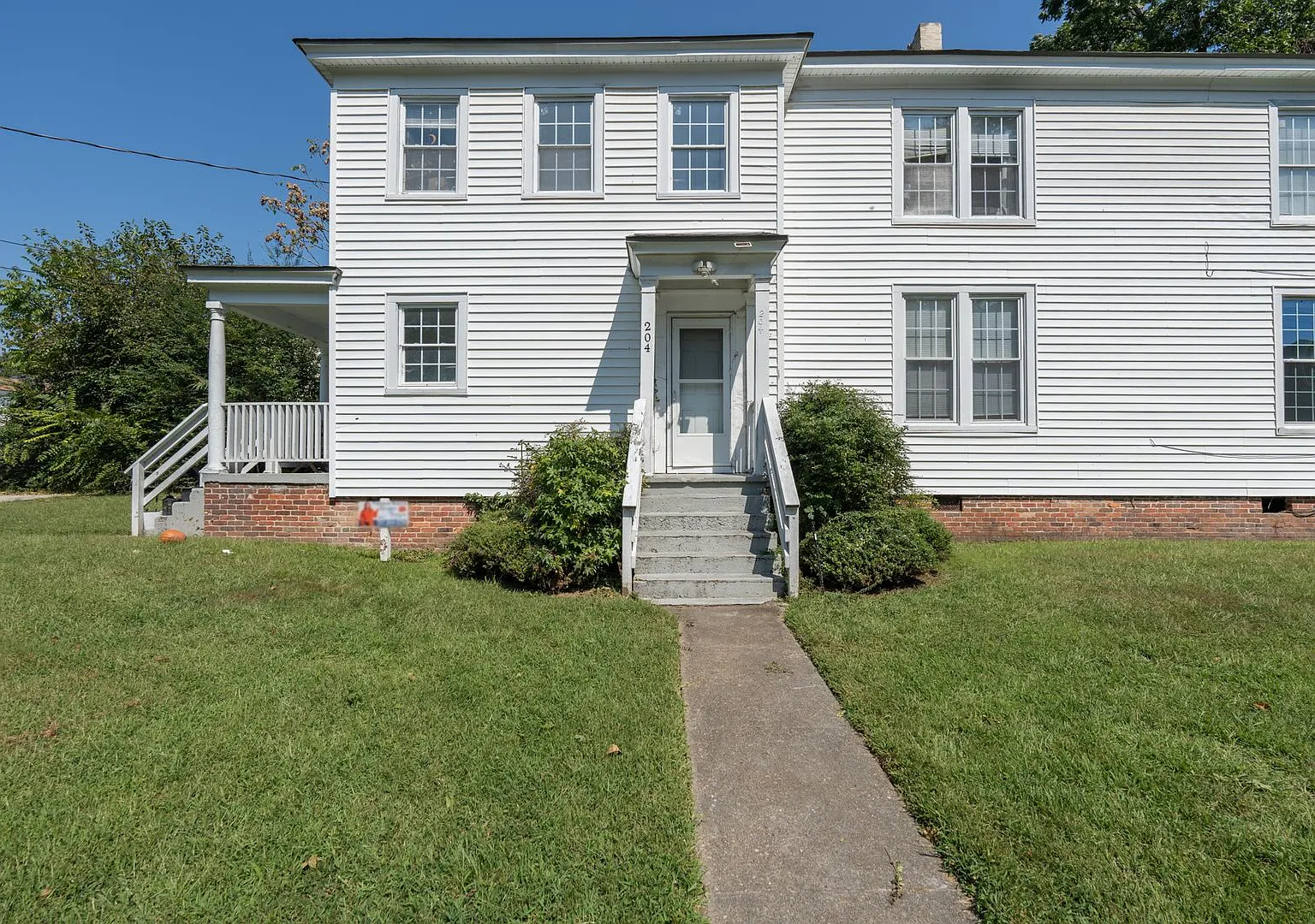 Move In Ready Apartment In Downtown Suffolk! — Photo 1